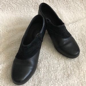 Size 8 Clark’s leather shoe